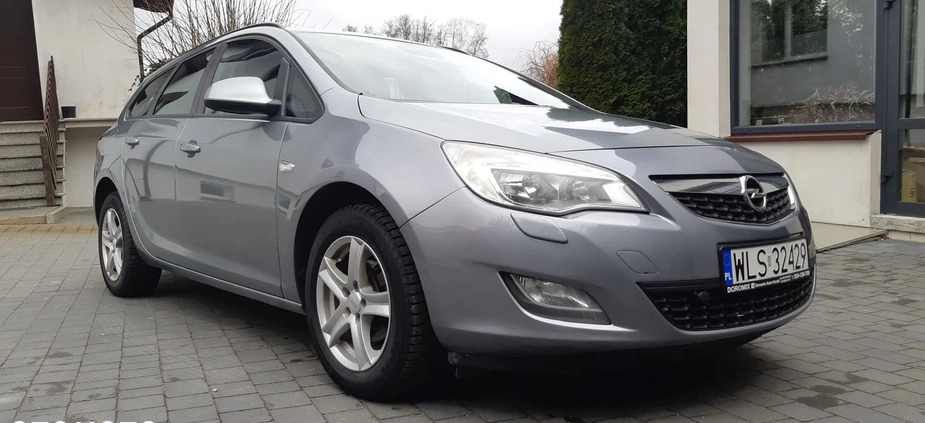 Opel Astra cena 22990 przebieg: 175000, rok produkcji 2012 z Tczew małe 191